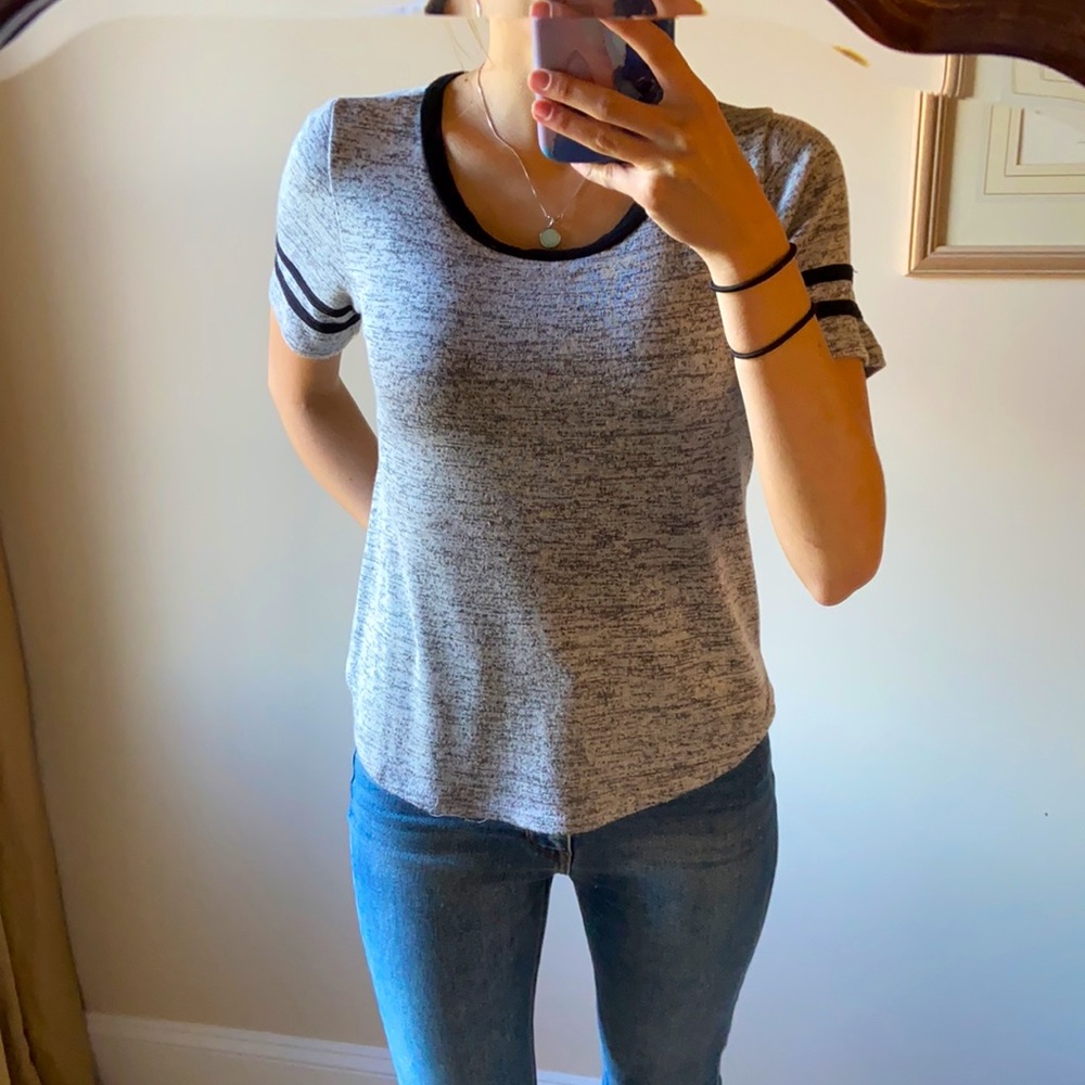 Gray & black shirt sleeve shirt